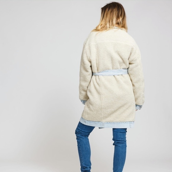 Levi’s Sherpa Coat Long Denim Reversible Jacket Light Wash Belted Women’s XL NEW - Picture 6 of 9